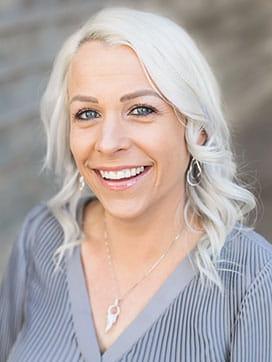 Christina Bowen headshot